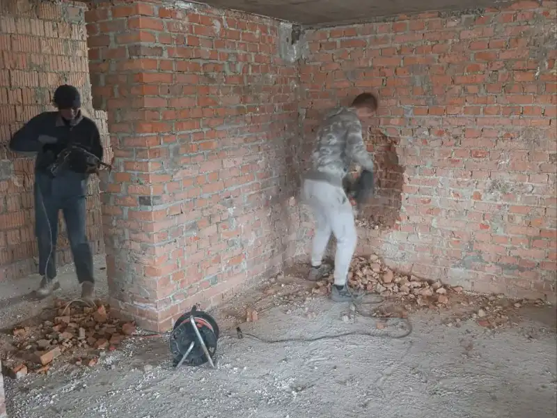 Демонтаж стін і перегородок у Львові