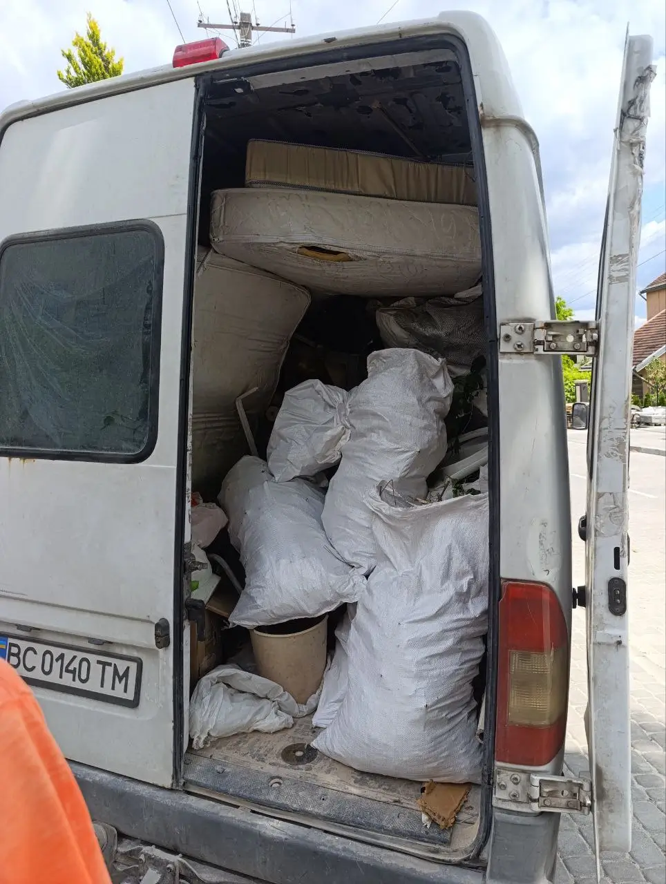 Вивіз будівельного сміття Львів, Високий Замок