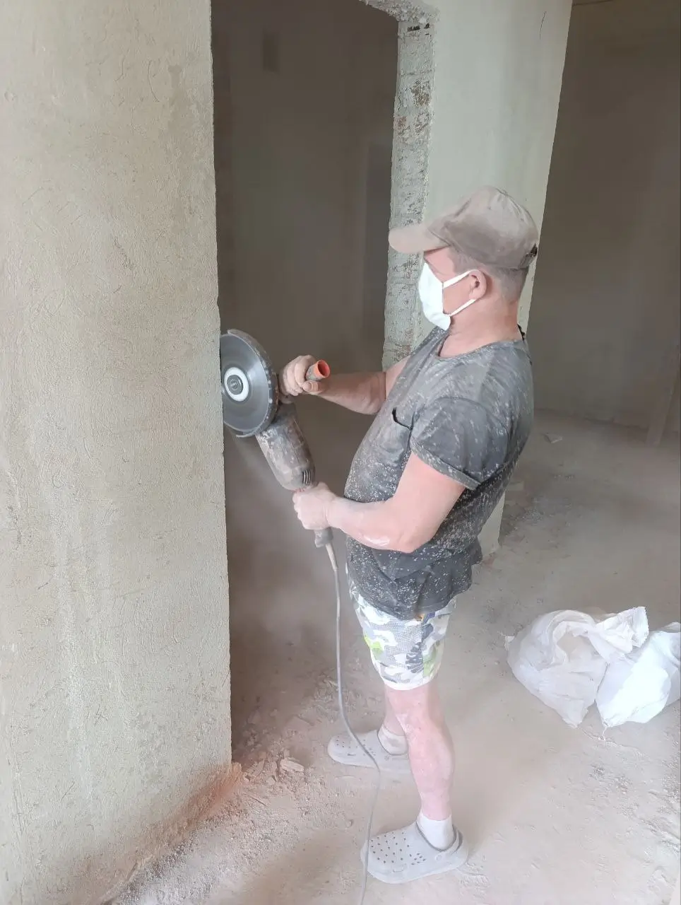 Демонтаж вирізання дверних пройомів Львів